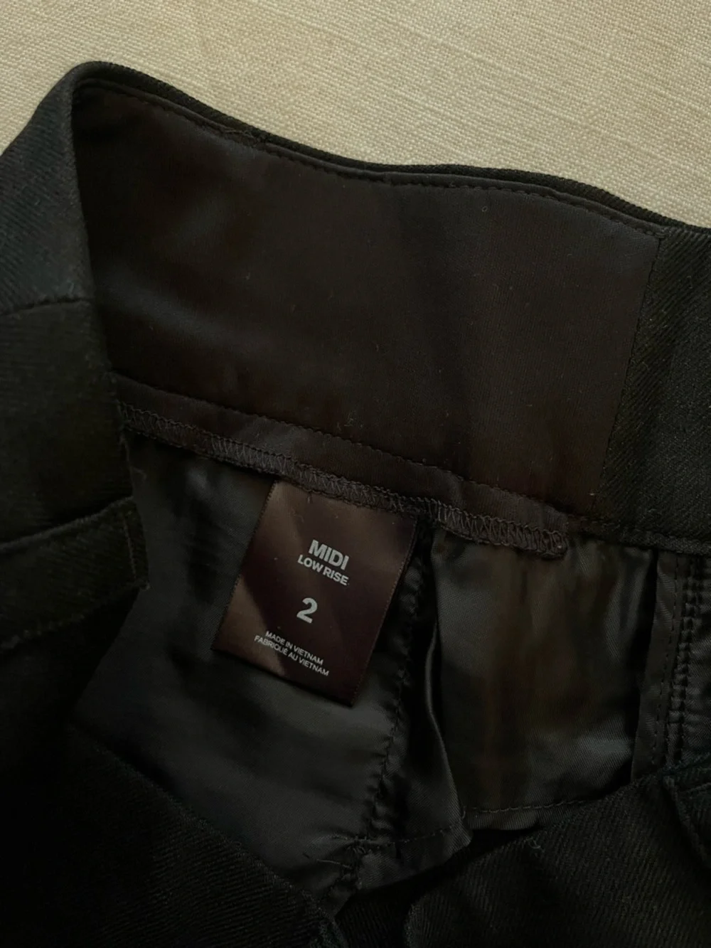 Express Low Rise Shorts - Picture 4 of 5